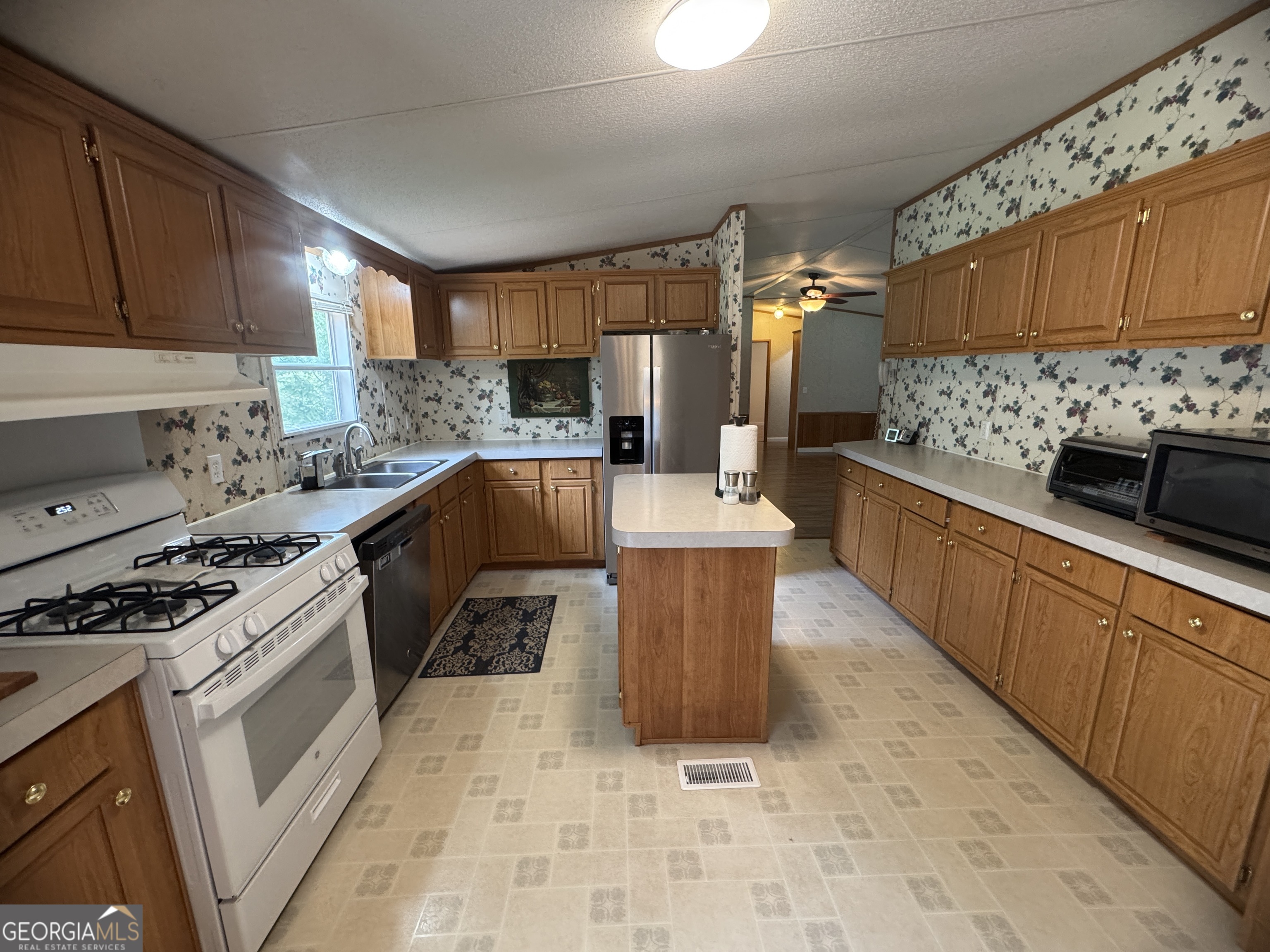 7201 Bowen Road Twin City GA 30471