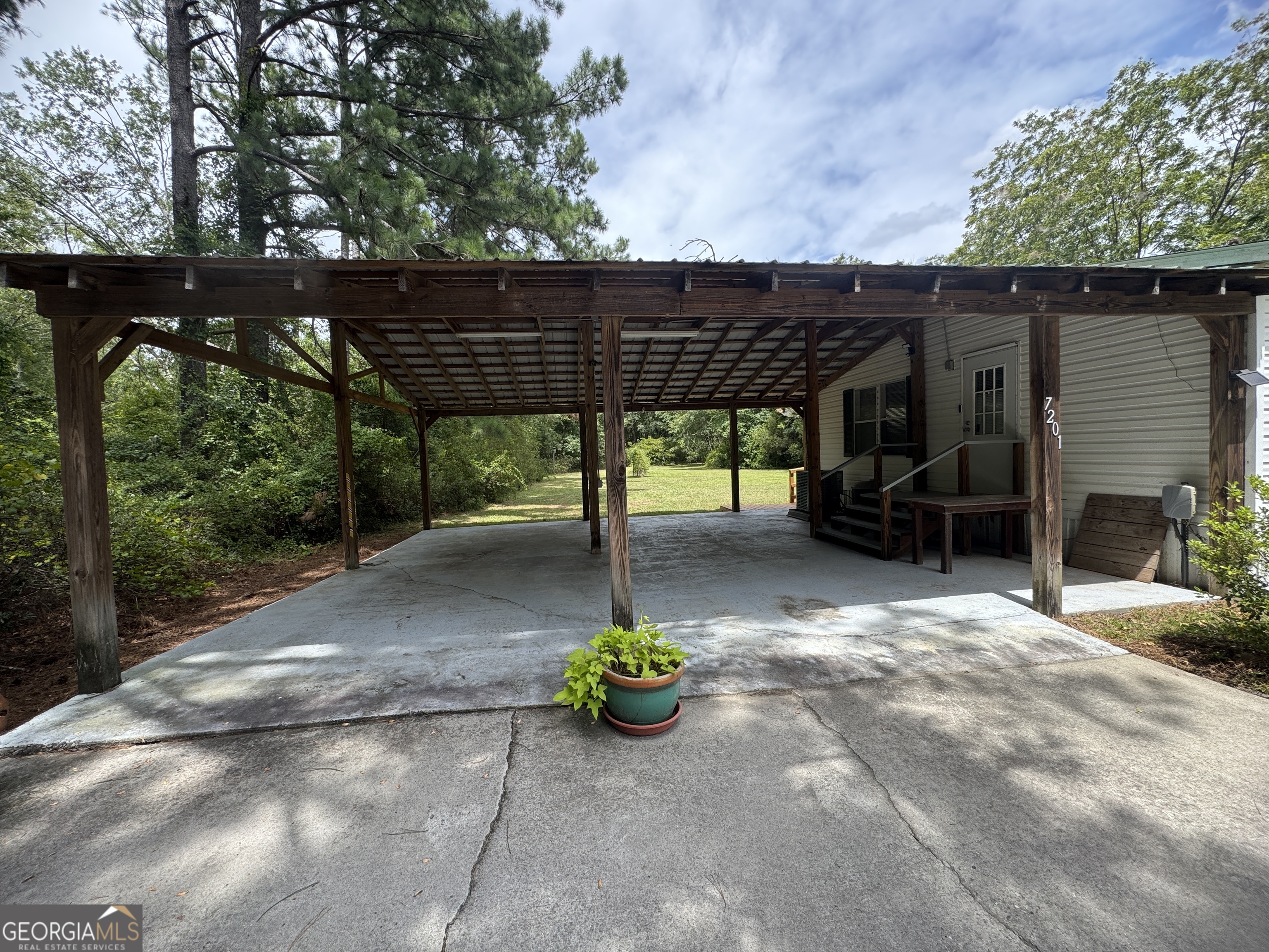 7201 Bowen Road Twin City GA 30471