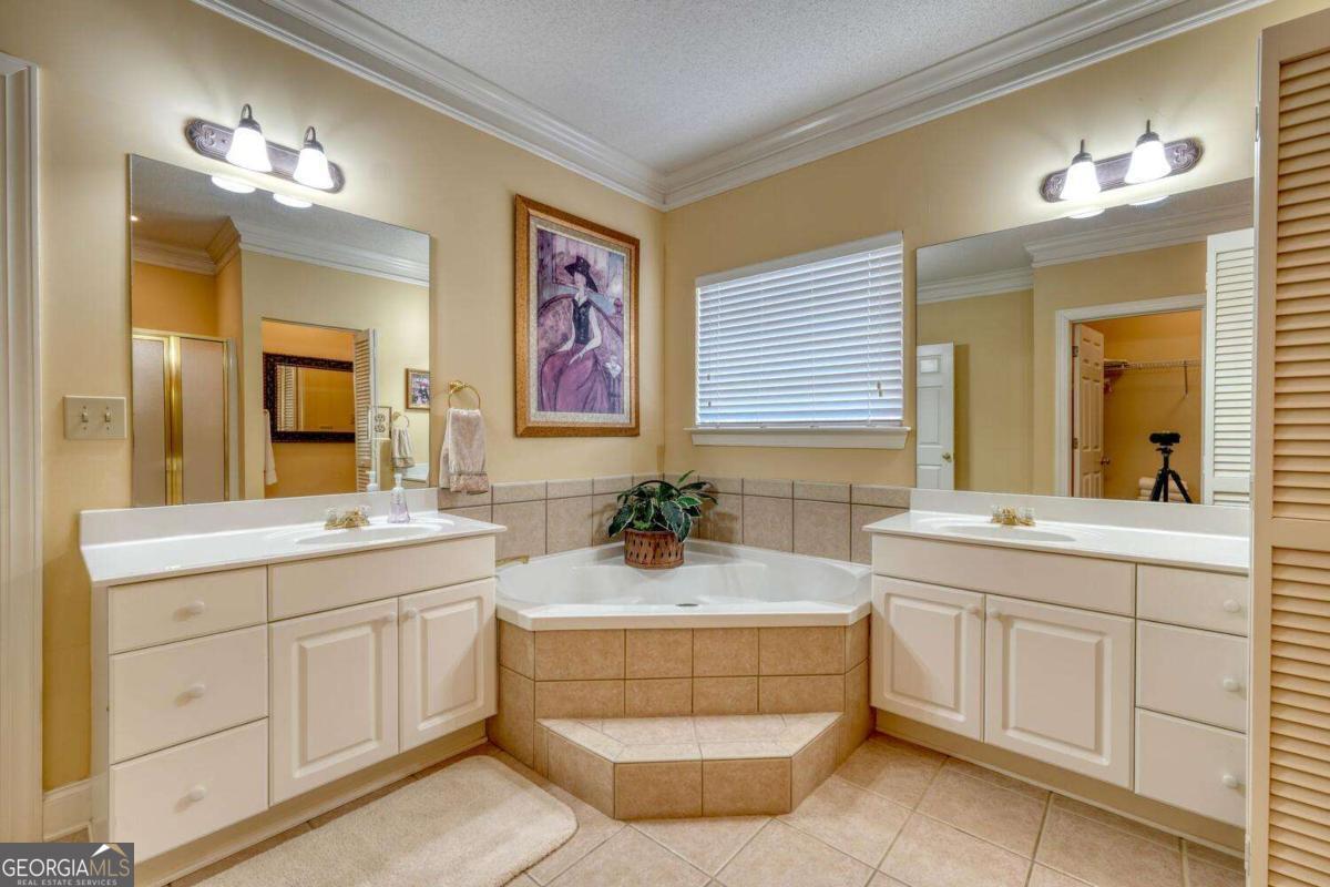 94 Gleneagle Court Clayton GA 30525