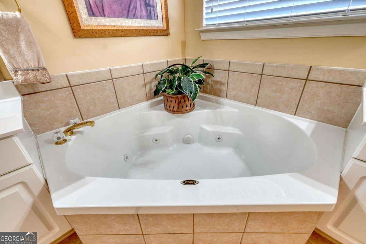 94 Gleneagle Court Clayton GA 30525