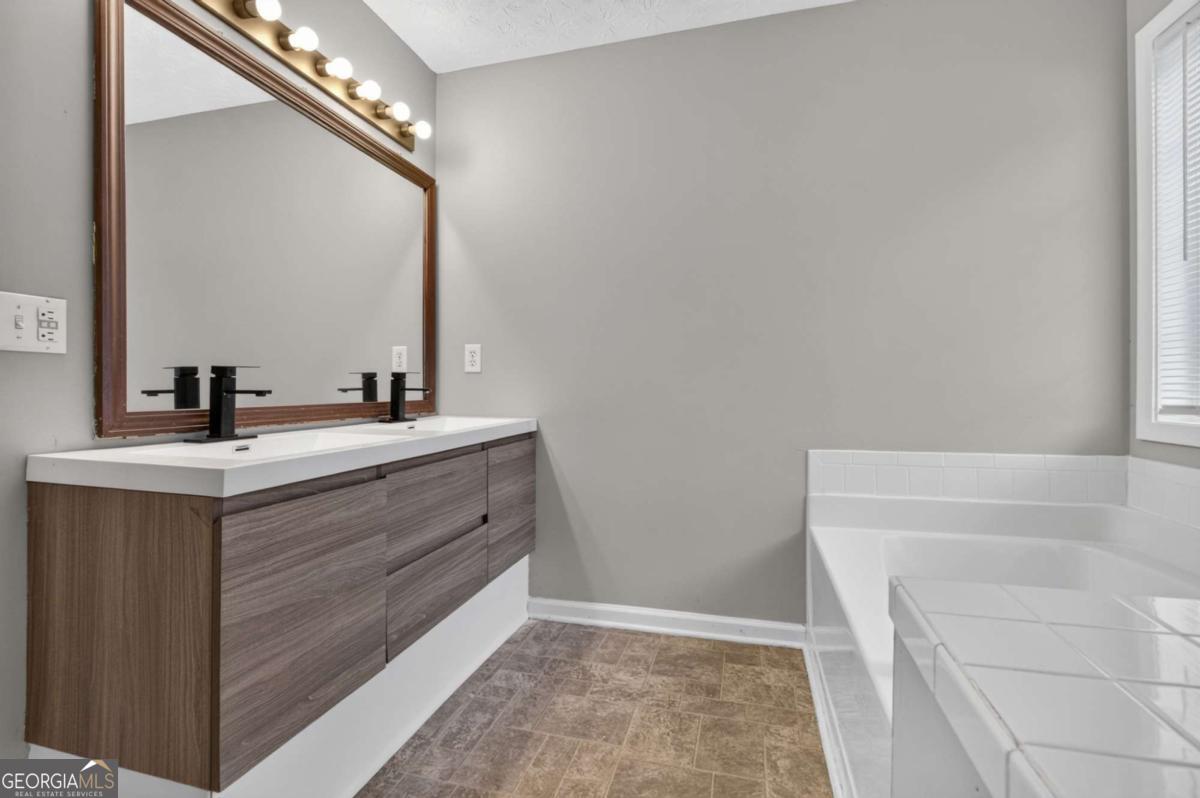 2364 Fallbrook Court Duluth GA 30096