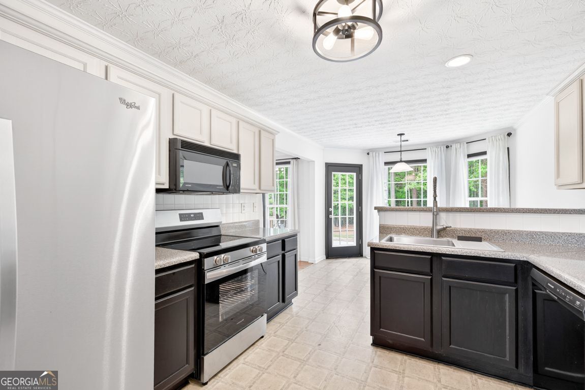 836 Winding Grove Lane Loganville GA 30052