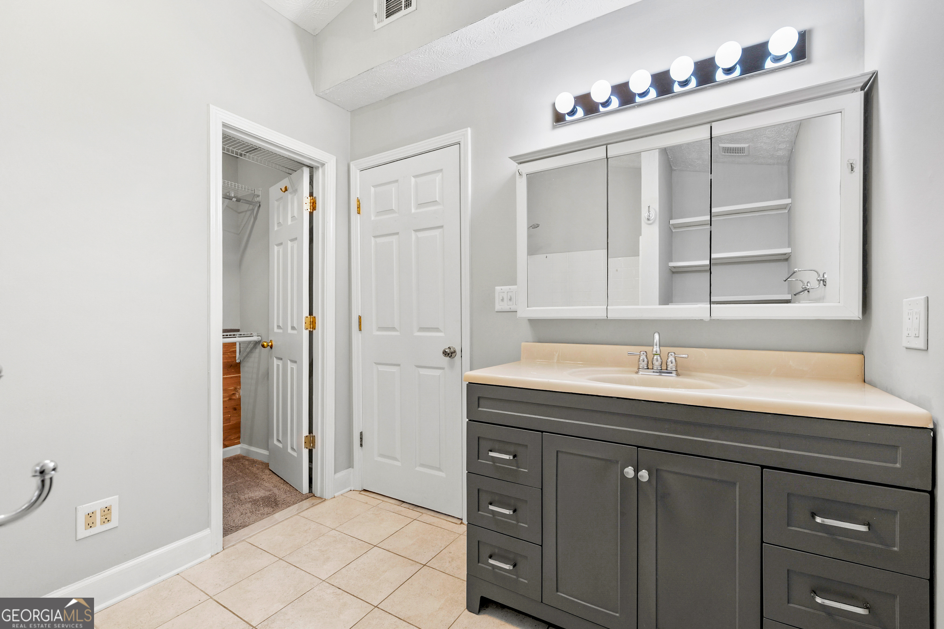108 Nicki Court Hampton GA 30228