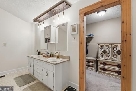 221 Oakdale Drive Cornelia GA 30531