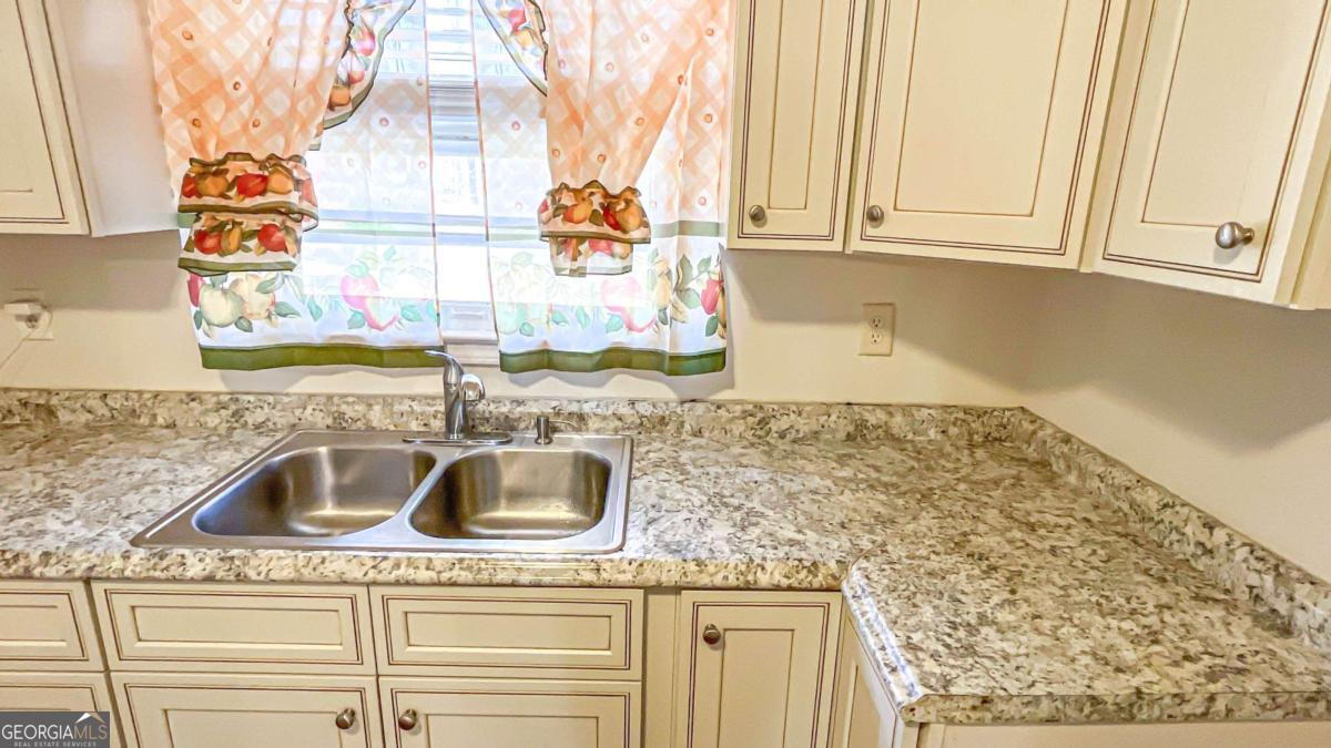 2162 Holly Hill Drive Decatur GA 30032