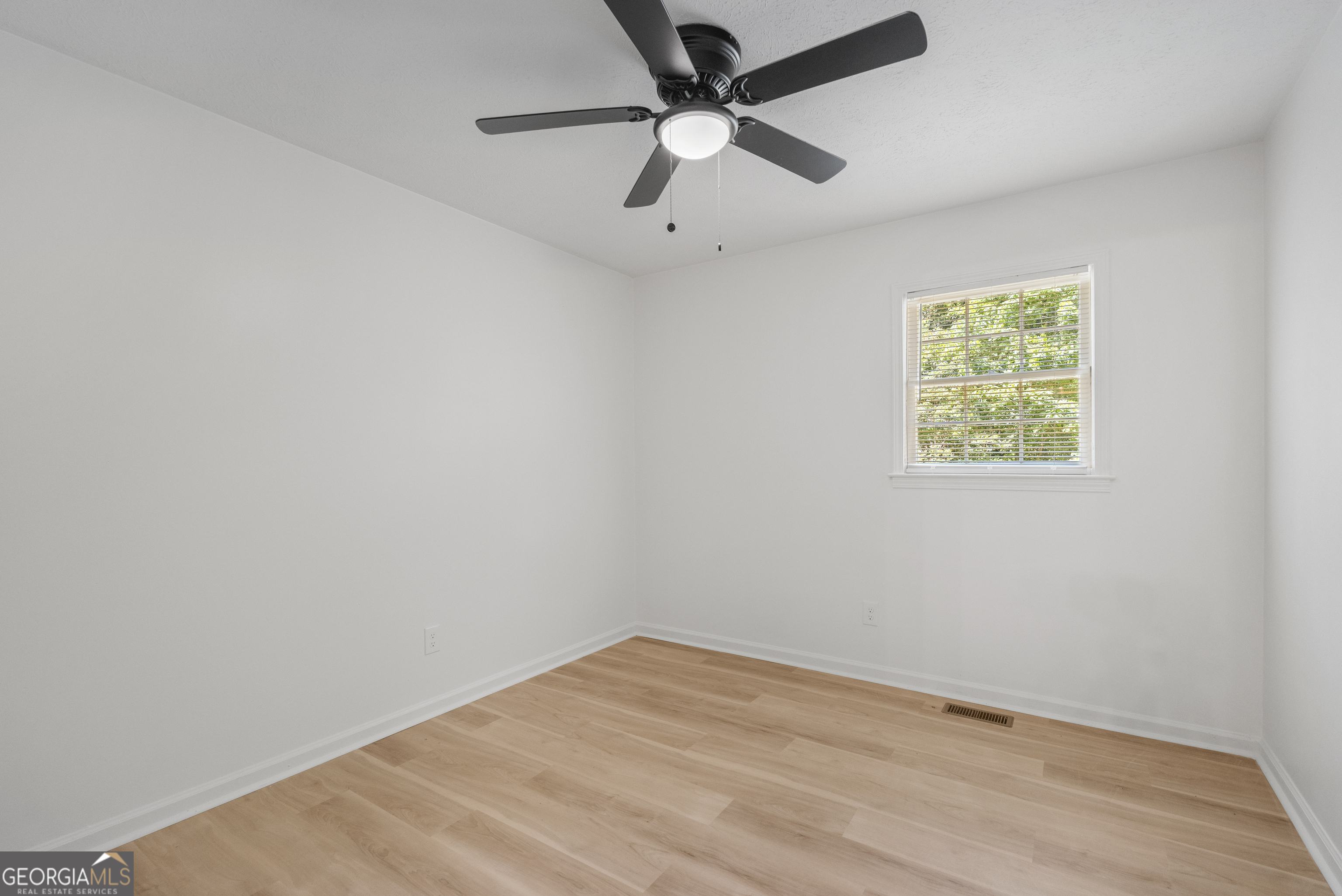 134 N Lake Drive Lagrange GA 30240