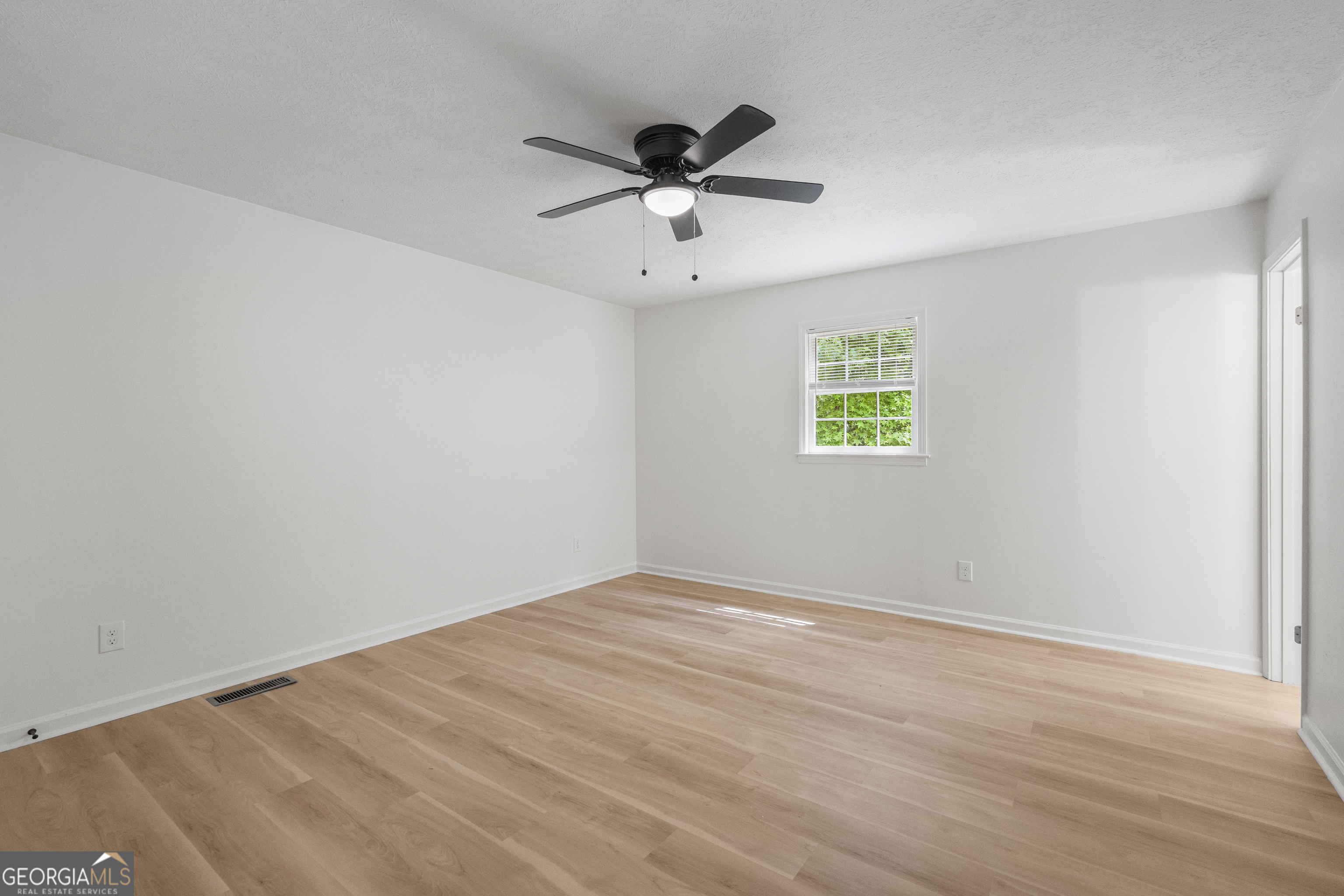 134 N Lake Drive Lagrange GA 30240