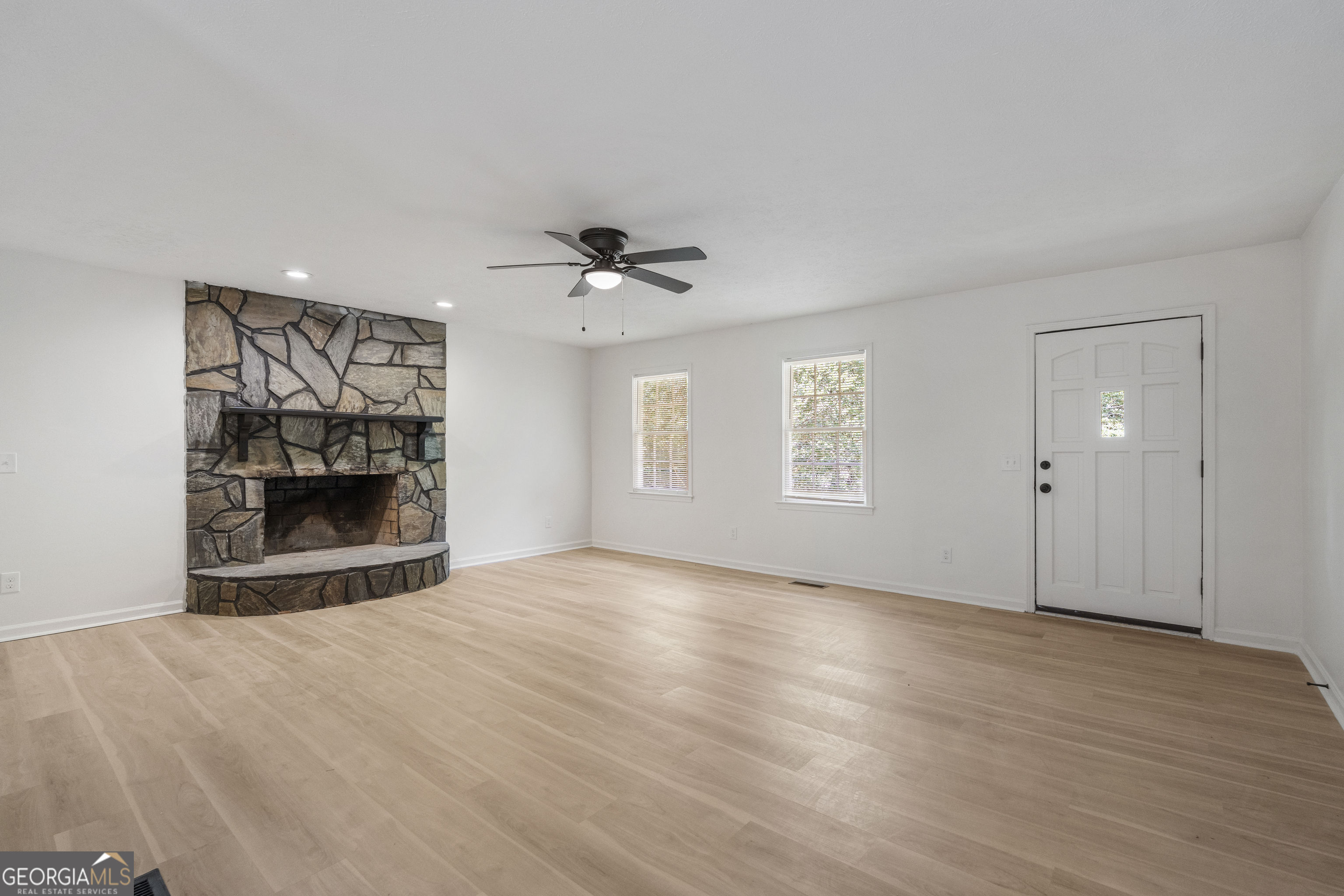 134 N Lake Drive Lagrange GA 30240