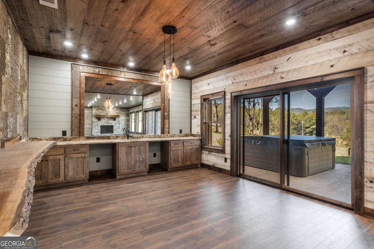 7590 Mobile Road Blue Ridge GA 30513
