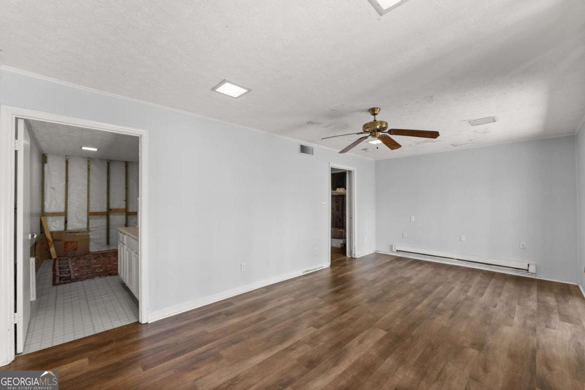 6500 Gaines Ferry Unit H9 Flowery Branch GA 30542