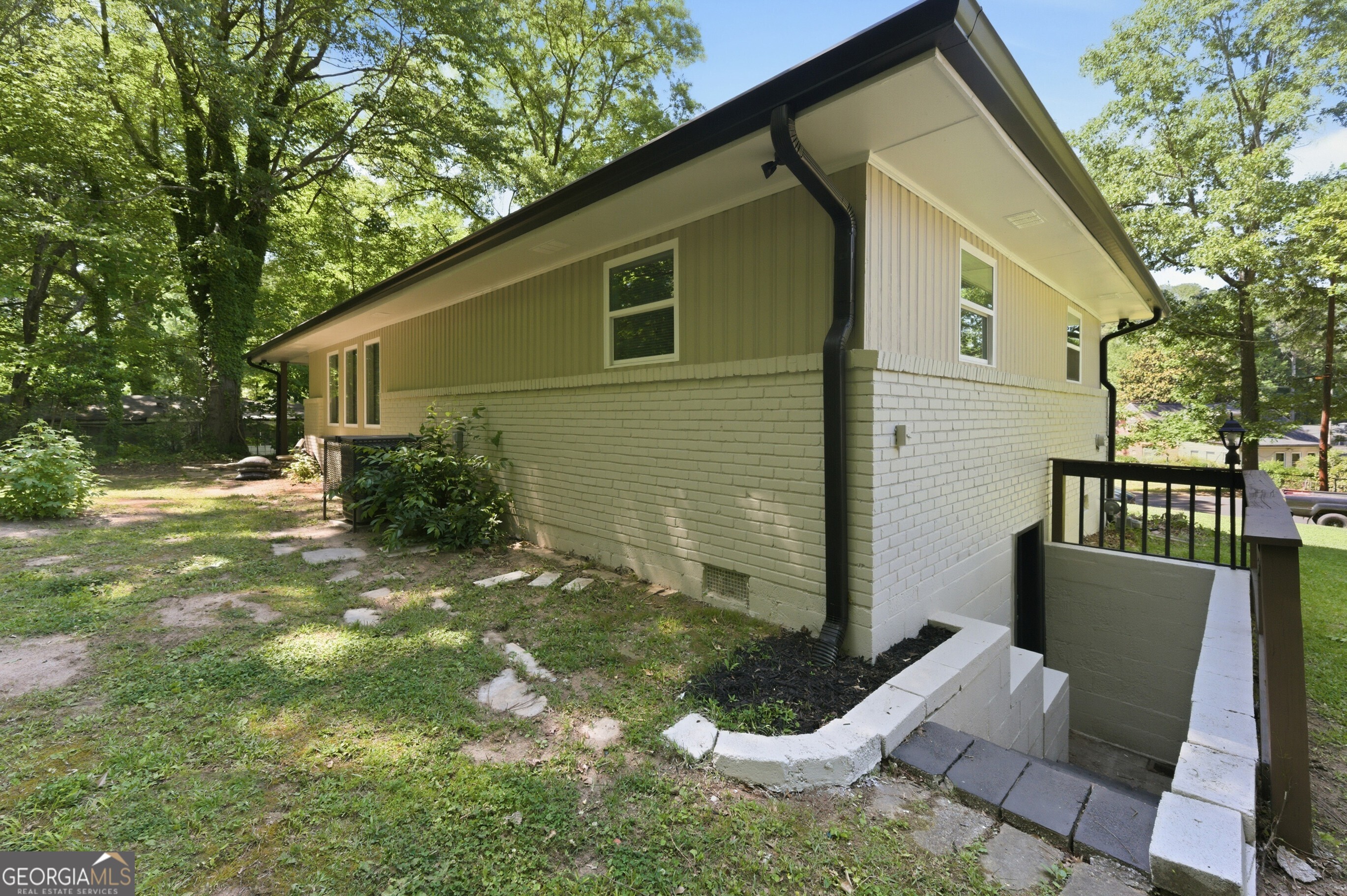 2866 Lancaster Drive East Point GA 30344