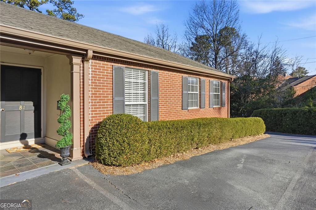 5375 Roswell Road Sandy Springs GA 30342