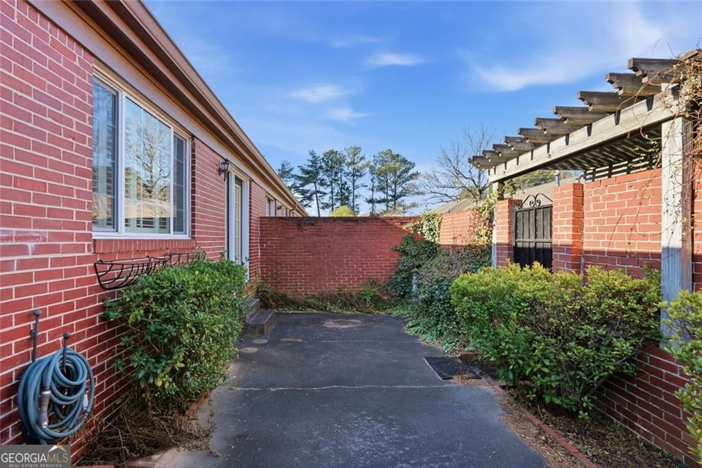 5375 Roswell Road Sandy Springs GA 30342