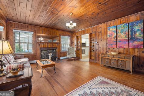 395 E Louise Street Clarkesville GA 30523
