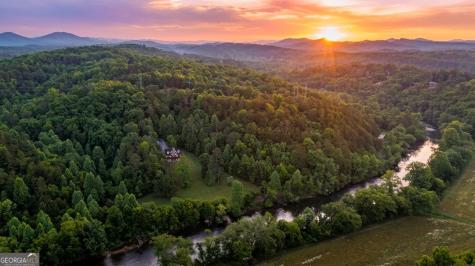 661 Toccoa River Forest Mineral Bluff GA 30559