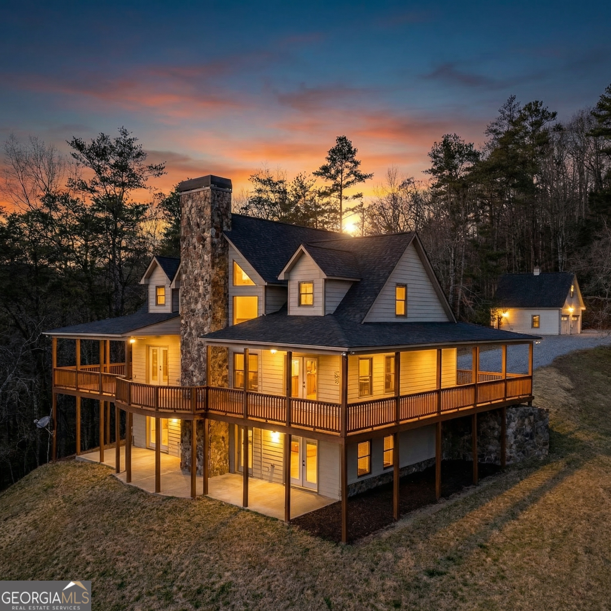 661 Toccoa River Forest Mineral Bluff GA 30559