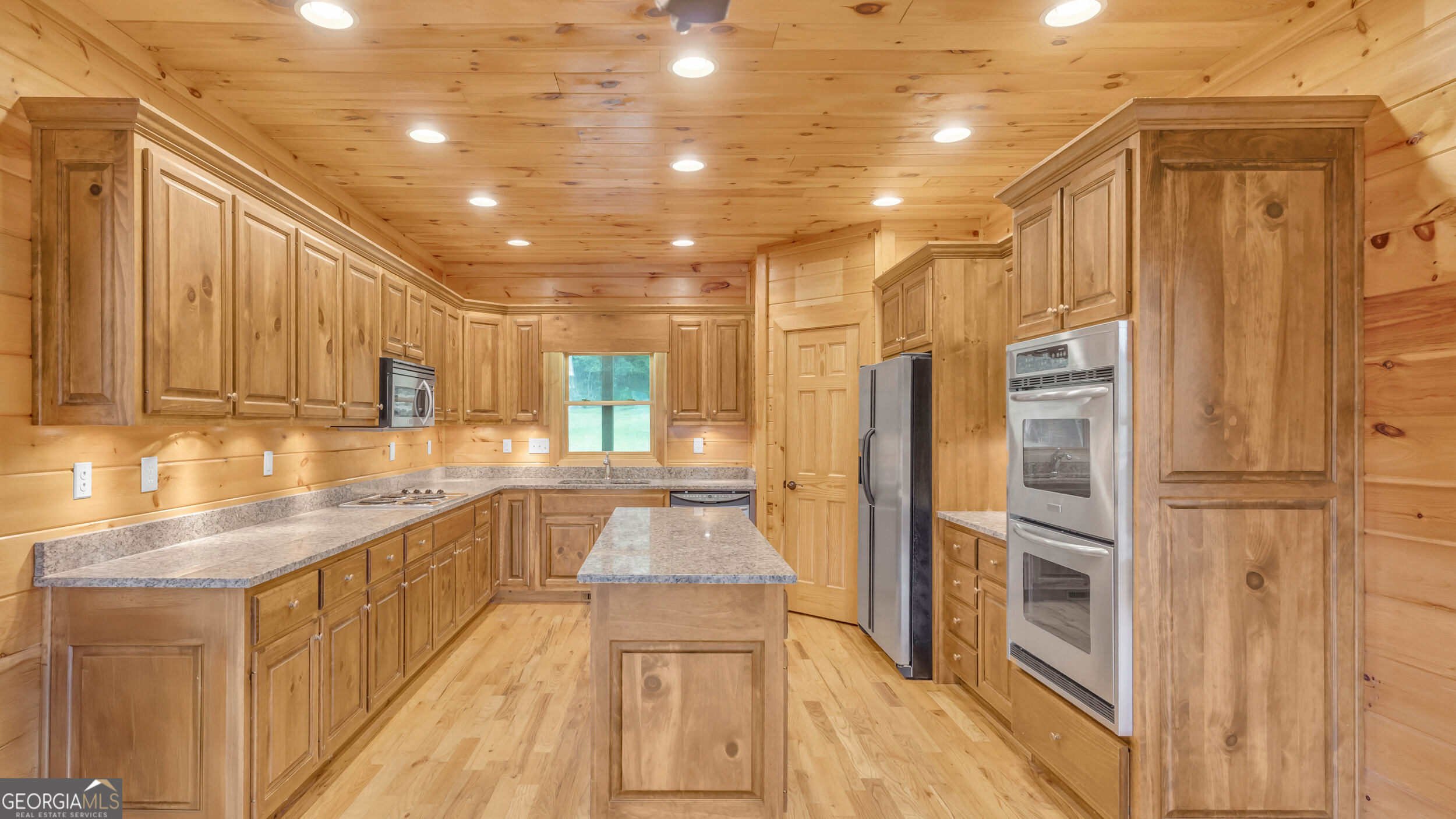 661 Toccoa River Forest Mineral Bluff GA 30559