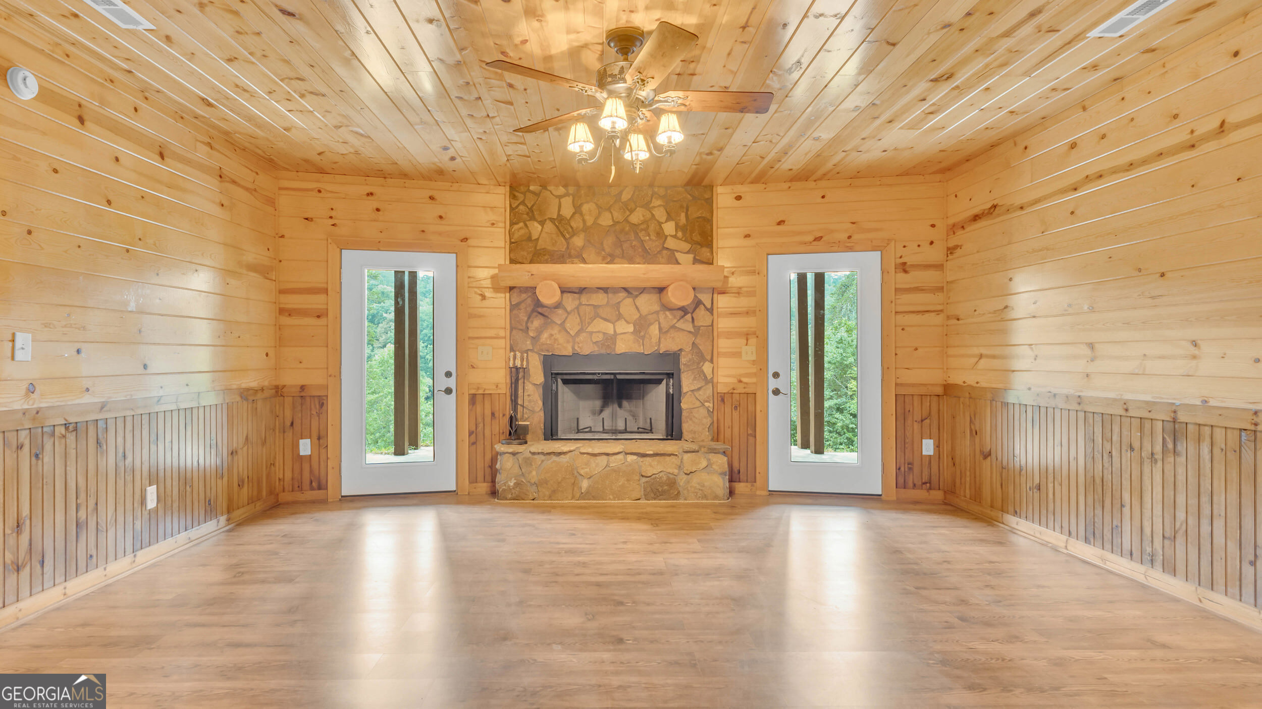 661 Toccoa River Forest Mineral Bluff GA 30559