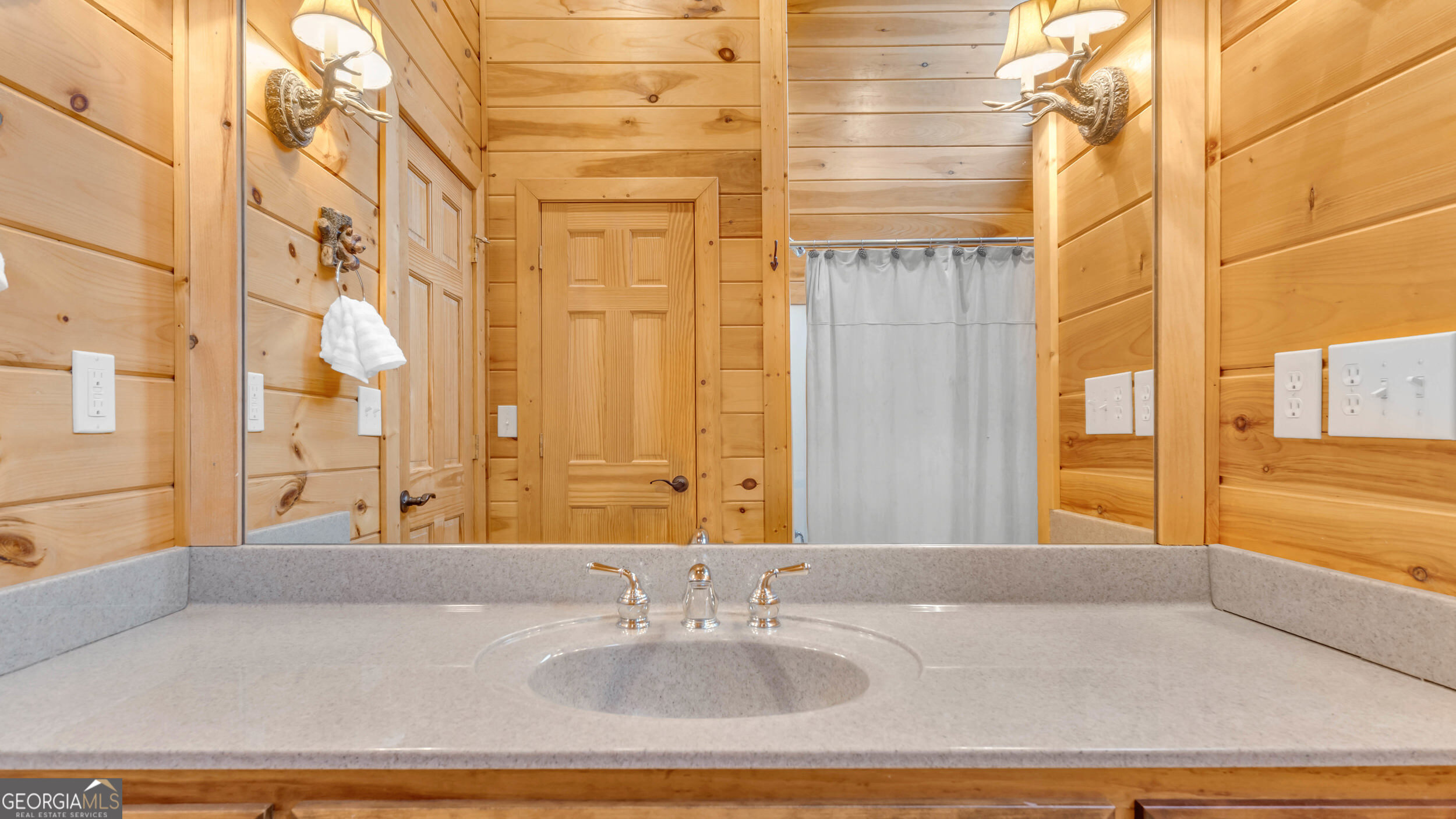 661 Toccoa River Forest Mineral Bluff GA 30559