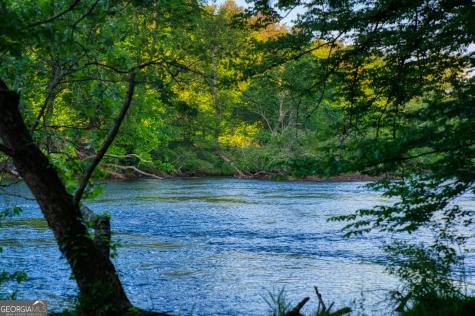 661 Toccoa River Forest Mineral Bluff GA 30559