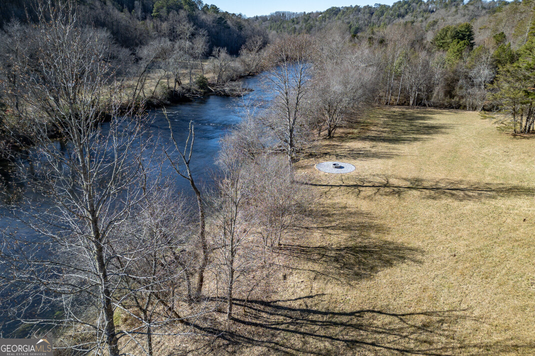 661 Toccoa River Forest Mineral Bluff GA 30559