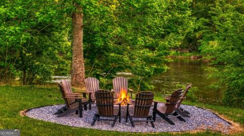 661 Toccoa River Forest Mineral Bluff GA 30559