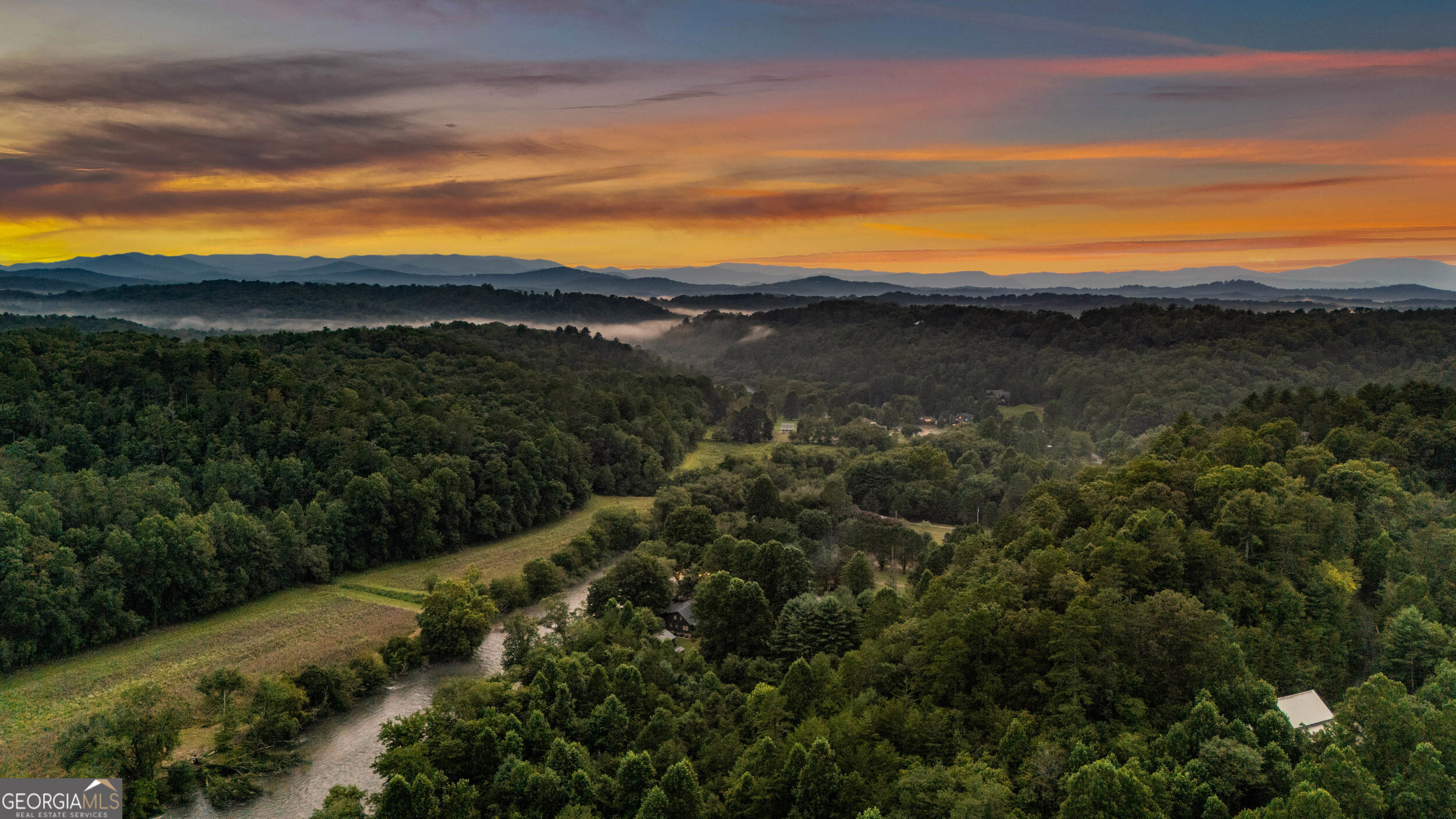 661 Toccoa River Forest Mineral Bluff GA 30559