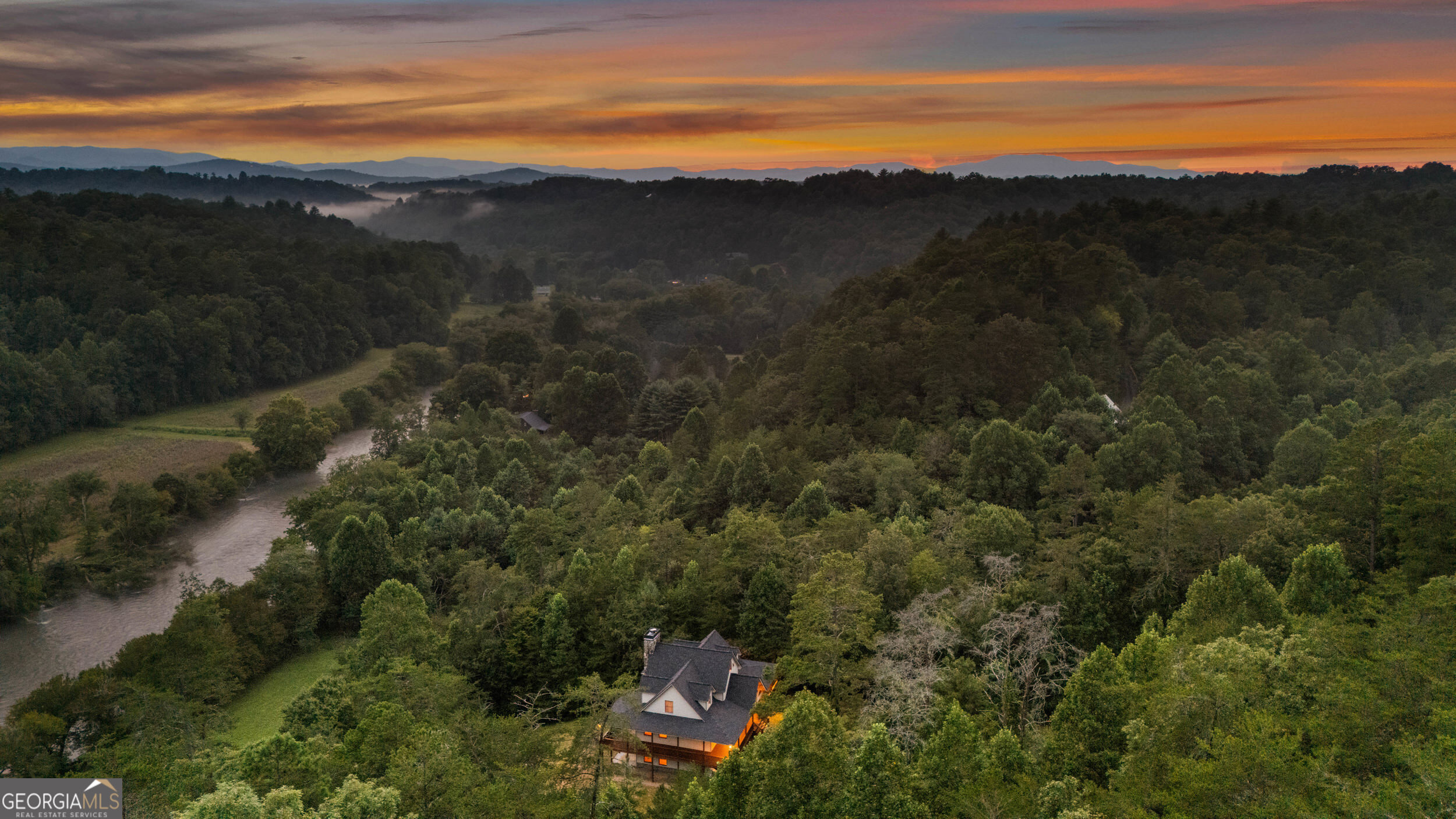 661 Toccoa River Forest Mineral Bluff GA 30559