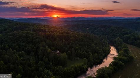 661 Toccoa River Forest Mineral Bluff GA 30559