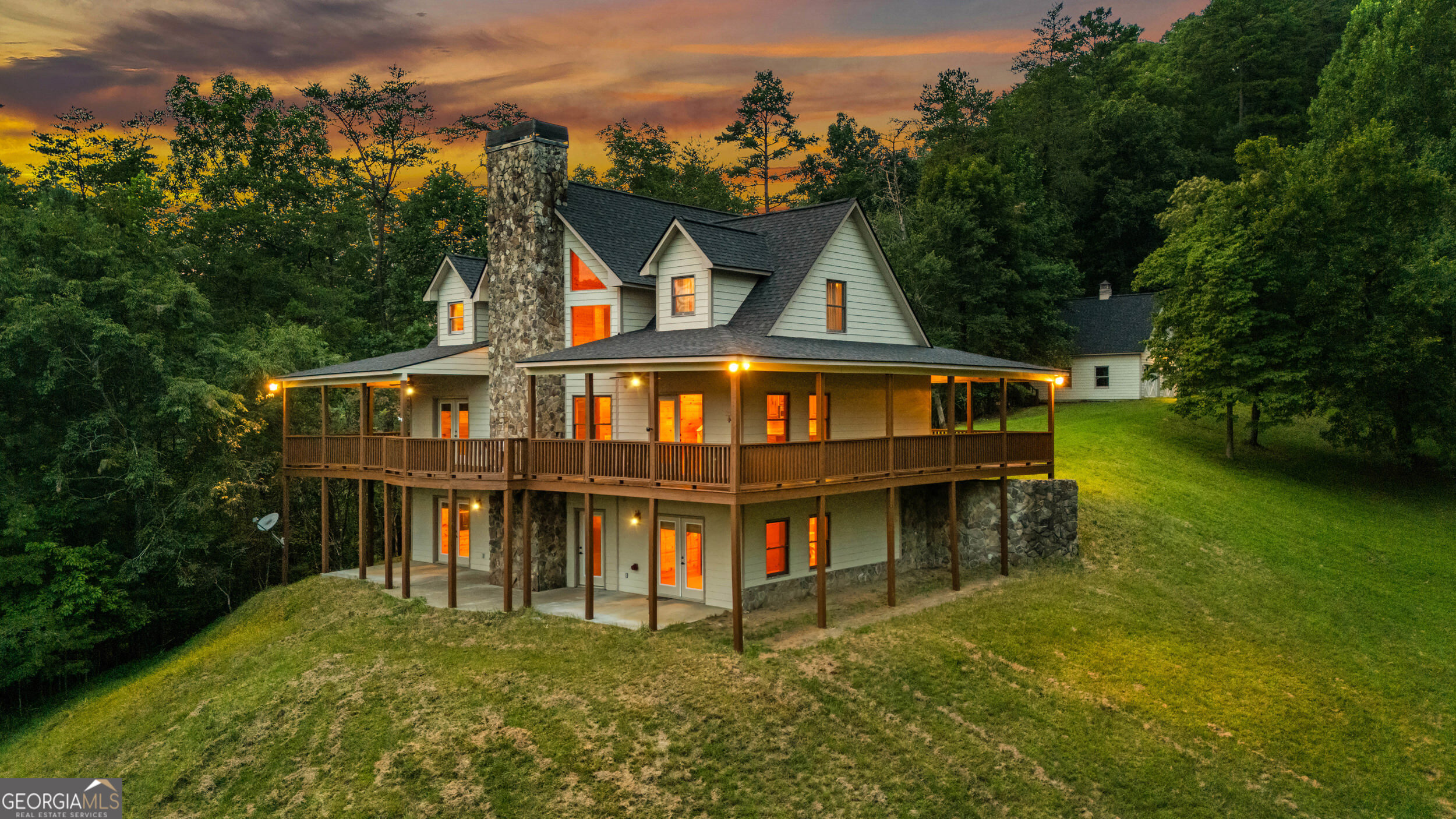 661 Toccoa River Forest Mineral Bluff GA 30559