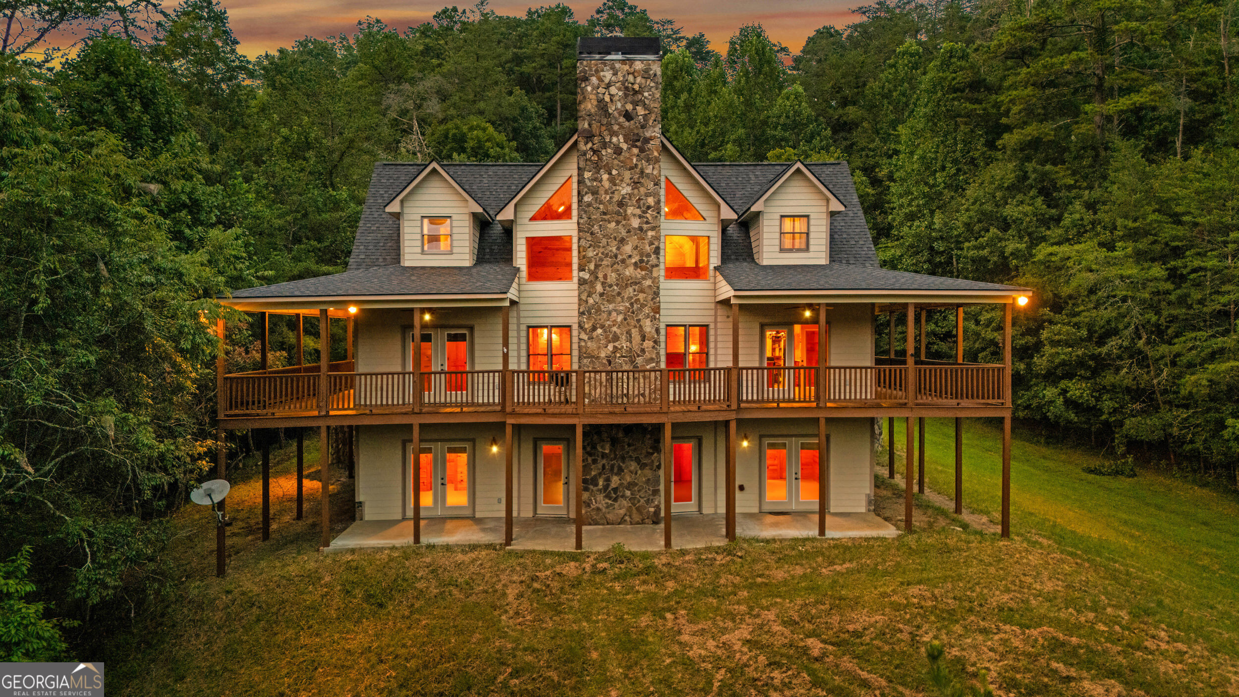 661 Toccoa River Forest Mineral Bluff GA 30559
