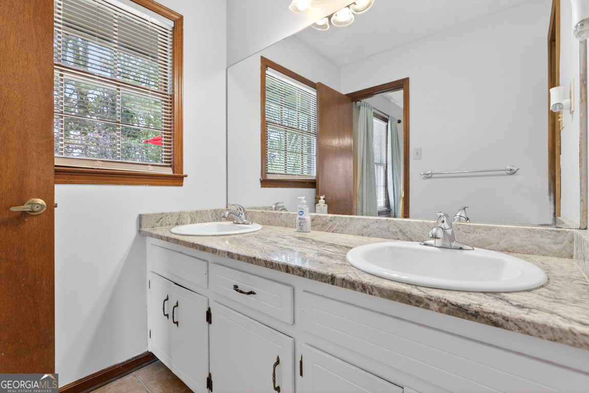 1177 Charlie Lane SW Lilburn GA 30047