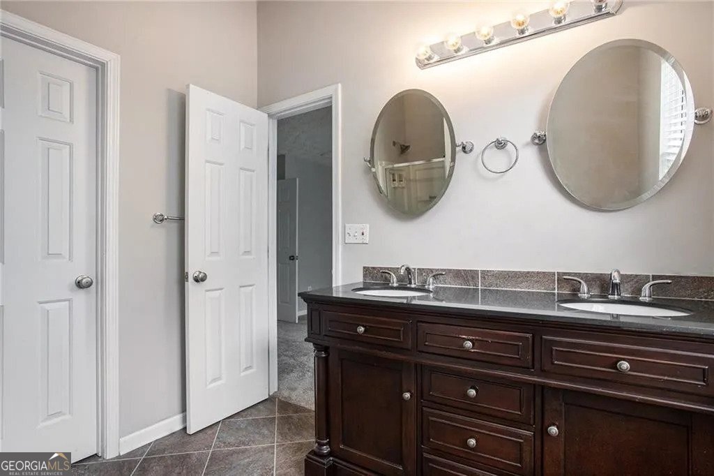 1427 Bay Overlook Drive Woodstock GA 30188