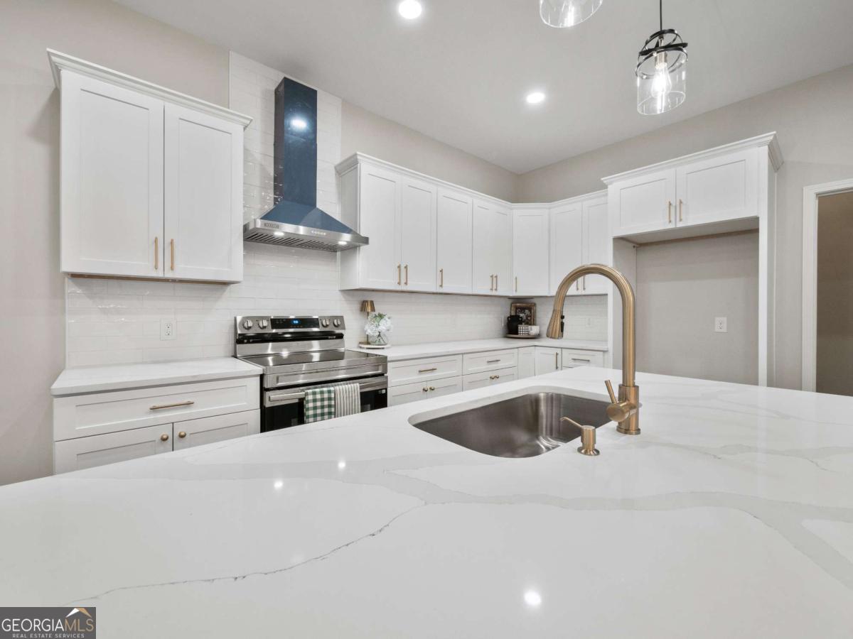 130 E Railroad Avenue Alto GA 30510
