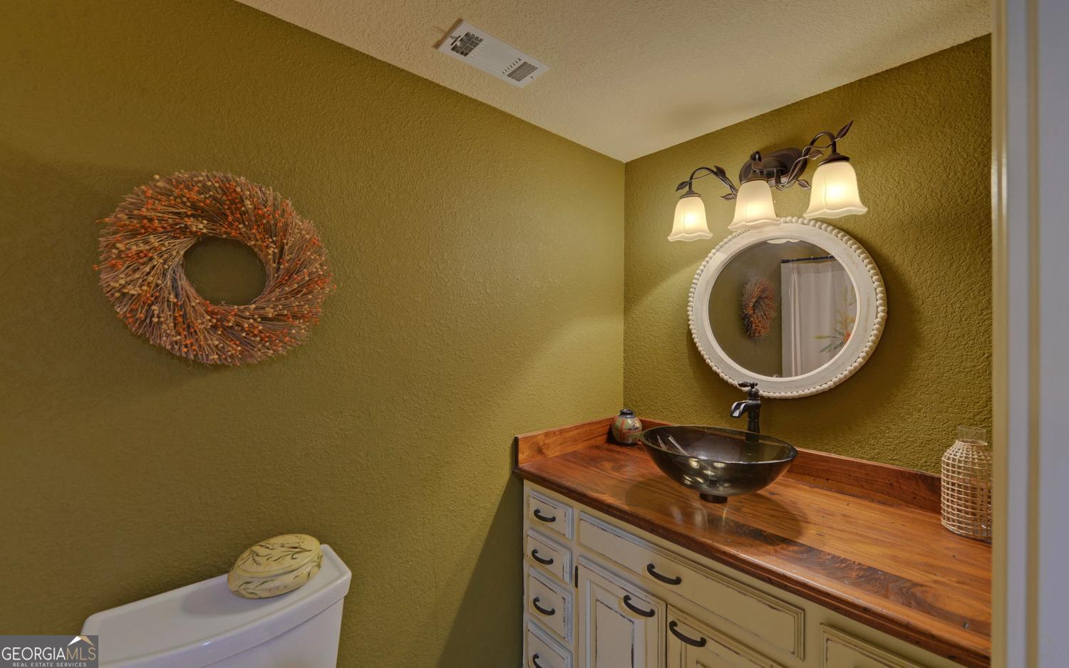1320 Burroughs Road Lavonia GA 30553