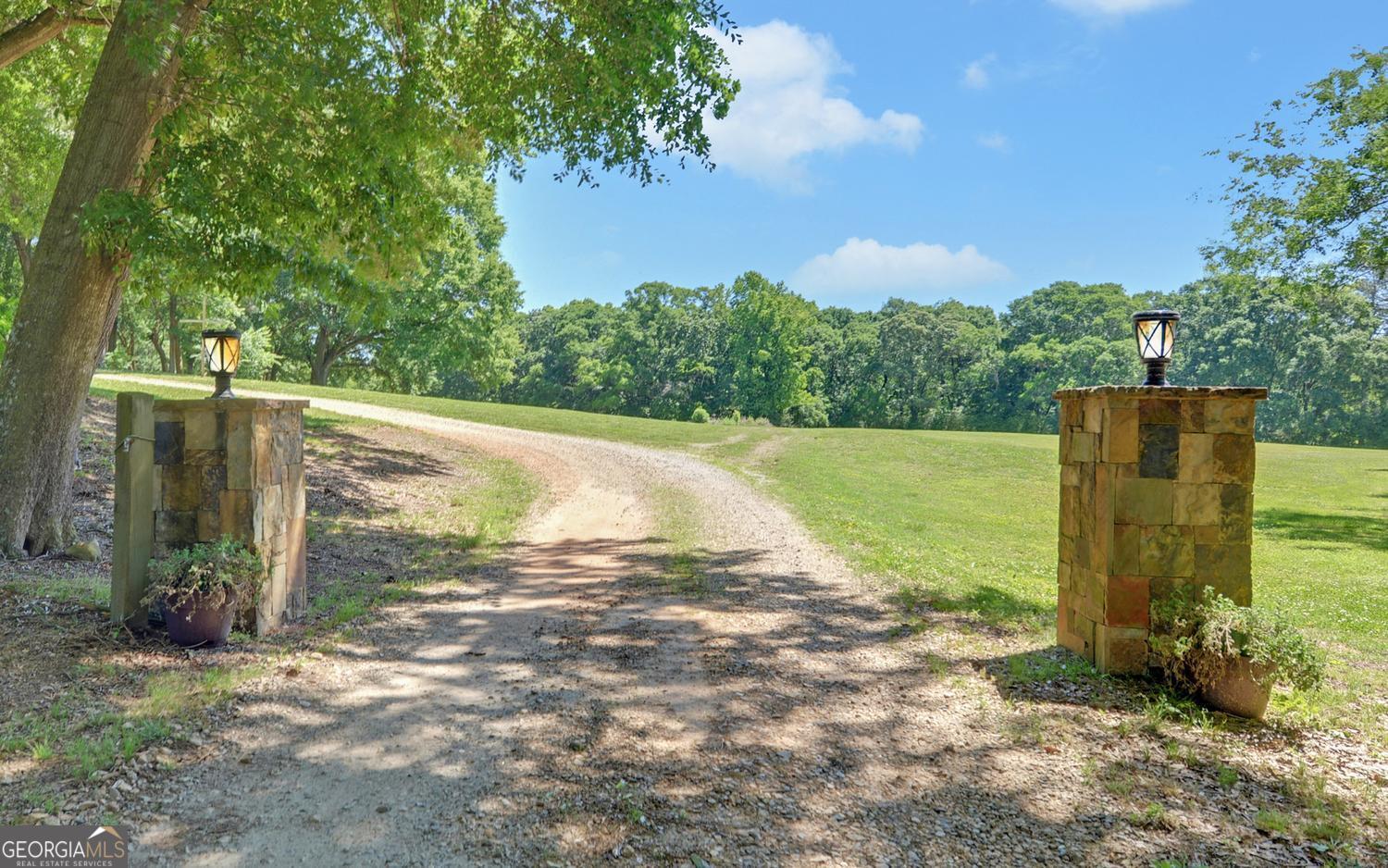 1320 Burroughs Road Lavonia GA 30553