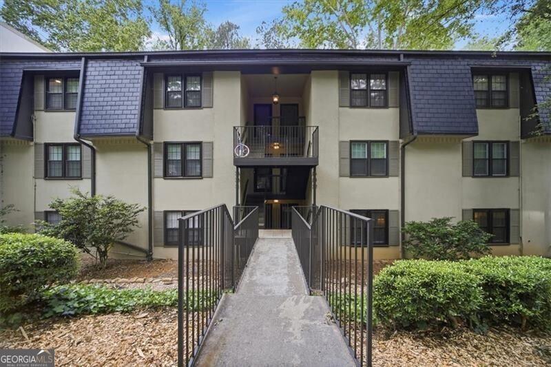 32 Arpege Way NW Atlanta GA 30327