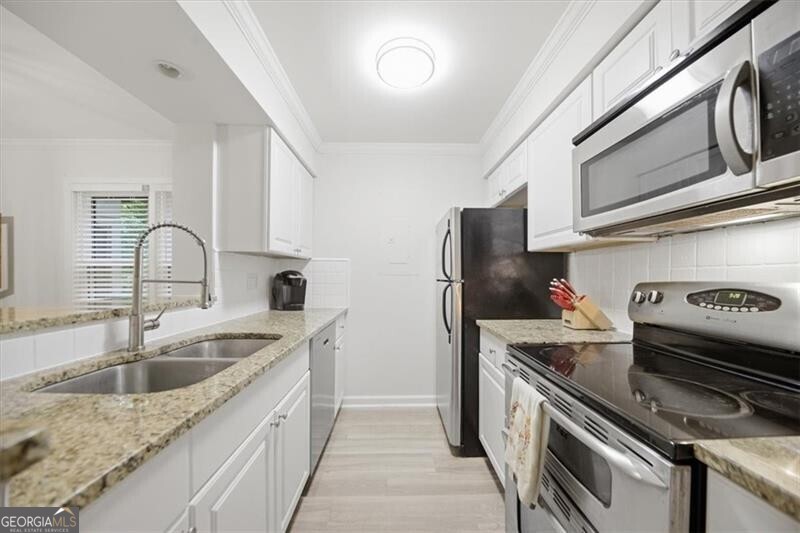 32 Arpege Way NW Atlanta GA 30327