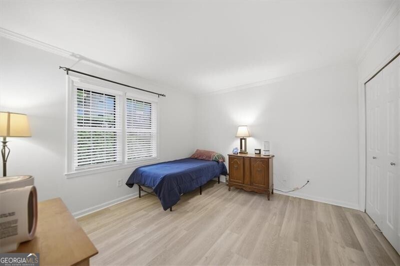 32 Arpege Way NW Atlanta GA 30327