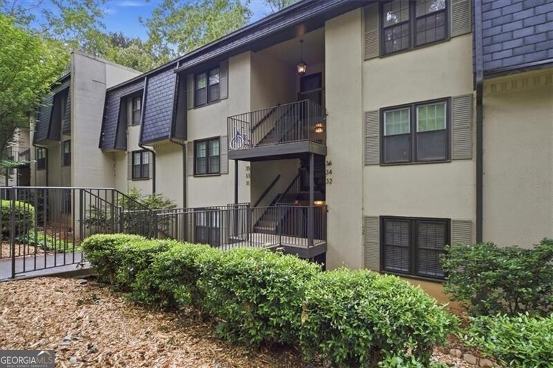 32 Arpege Way NW Atlanta GA 30327