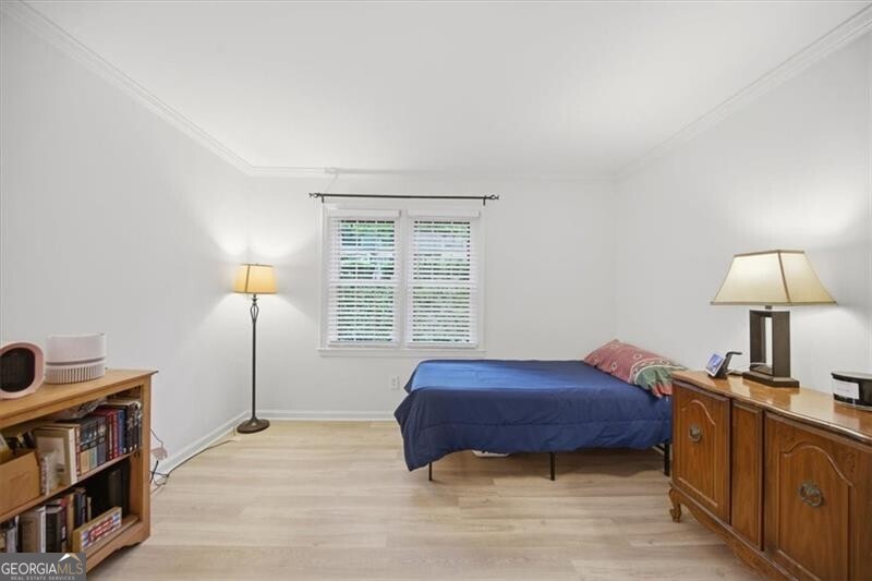 32 Arpege Way NW Atlanta GA 30327