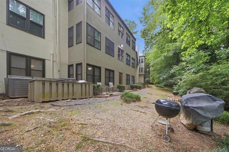 32 Arpege Way NW Atlanta GA 30327