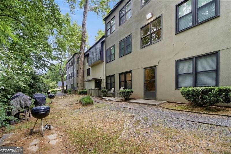 32 Arpege Way NW Atlanta GA 30327