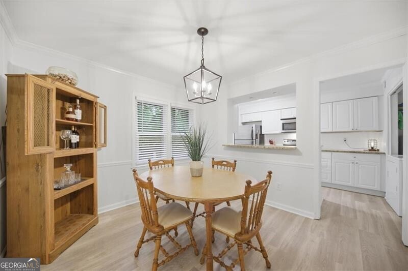 32 Arpege Way NW Atlanta GA 30327