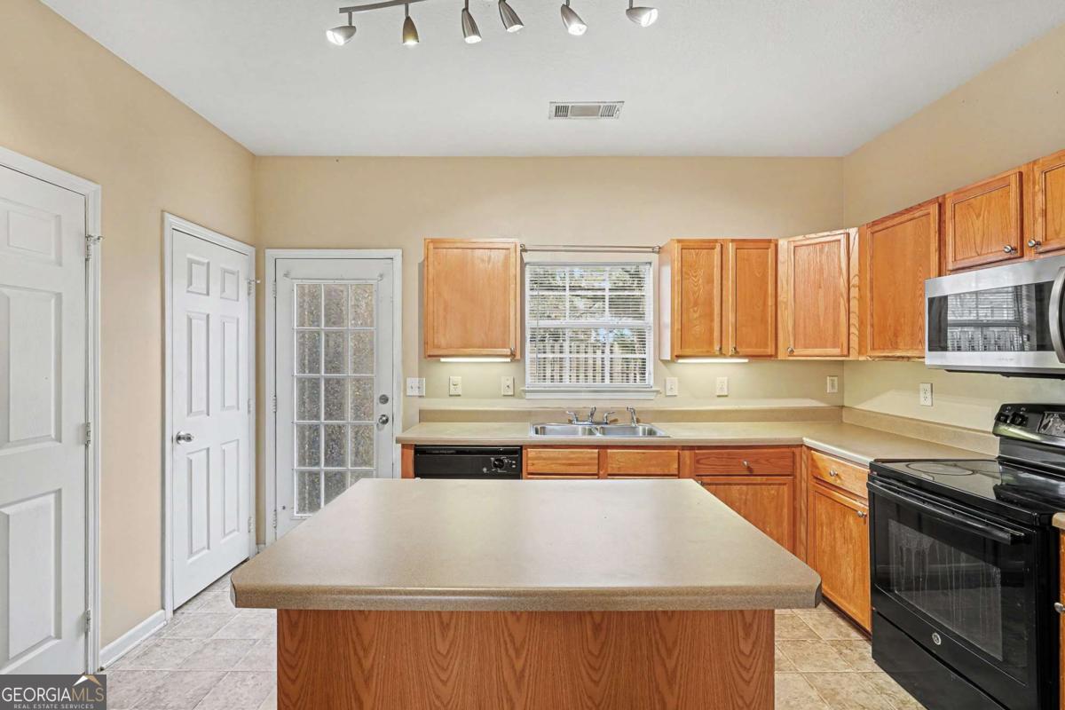 2161 Del Lago Circle NW Kennesaw GA 30152