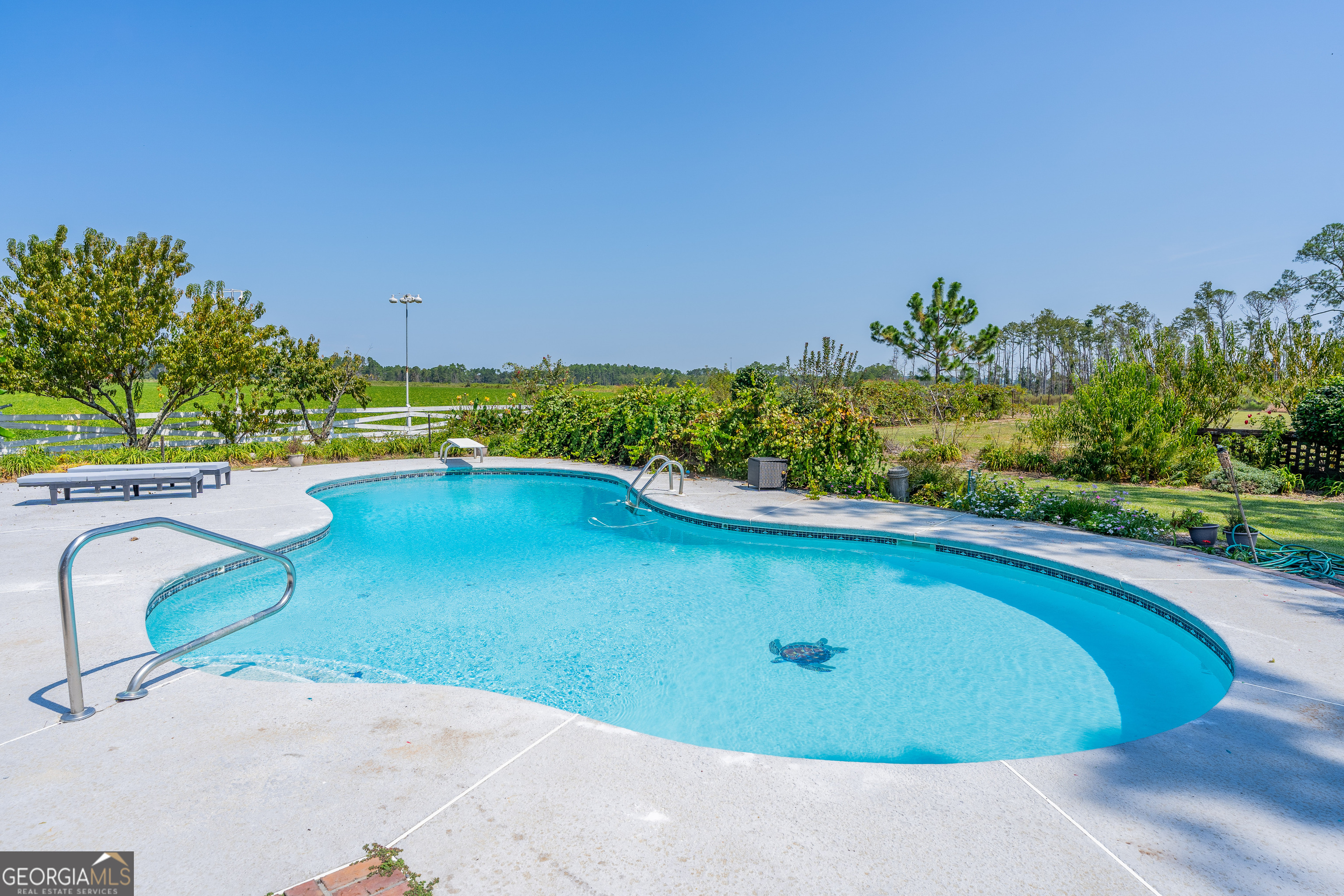 1671 Warren Carter Road Douglas GA 31533