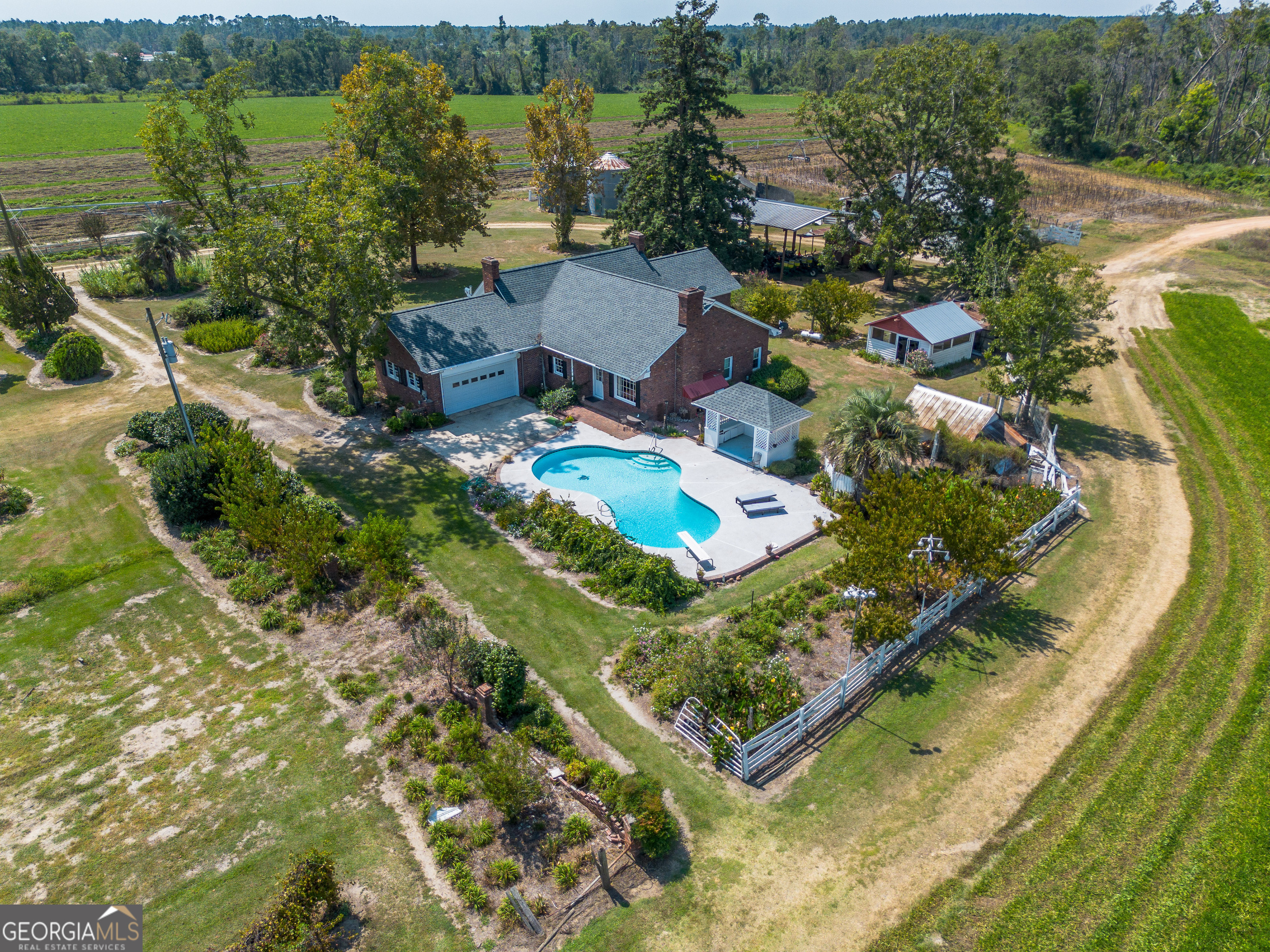 1671 Warren Carter Road Douglas GA 31533