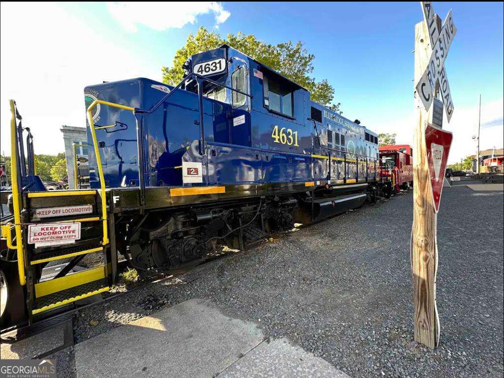 1134 Lees Ride Mccaysville GA 30555