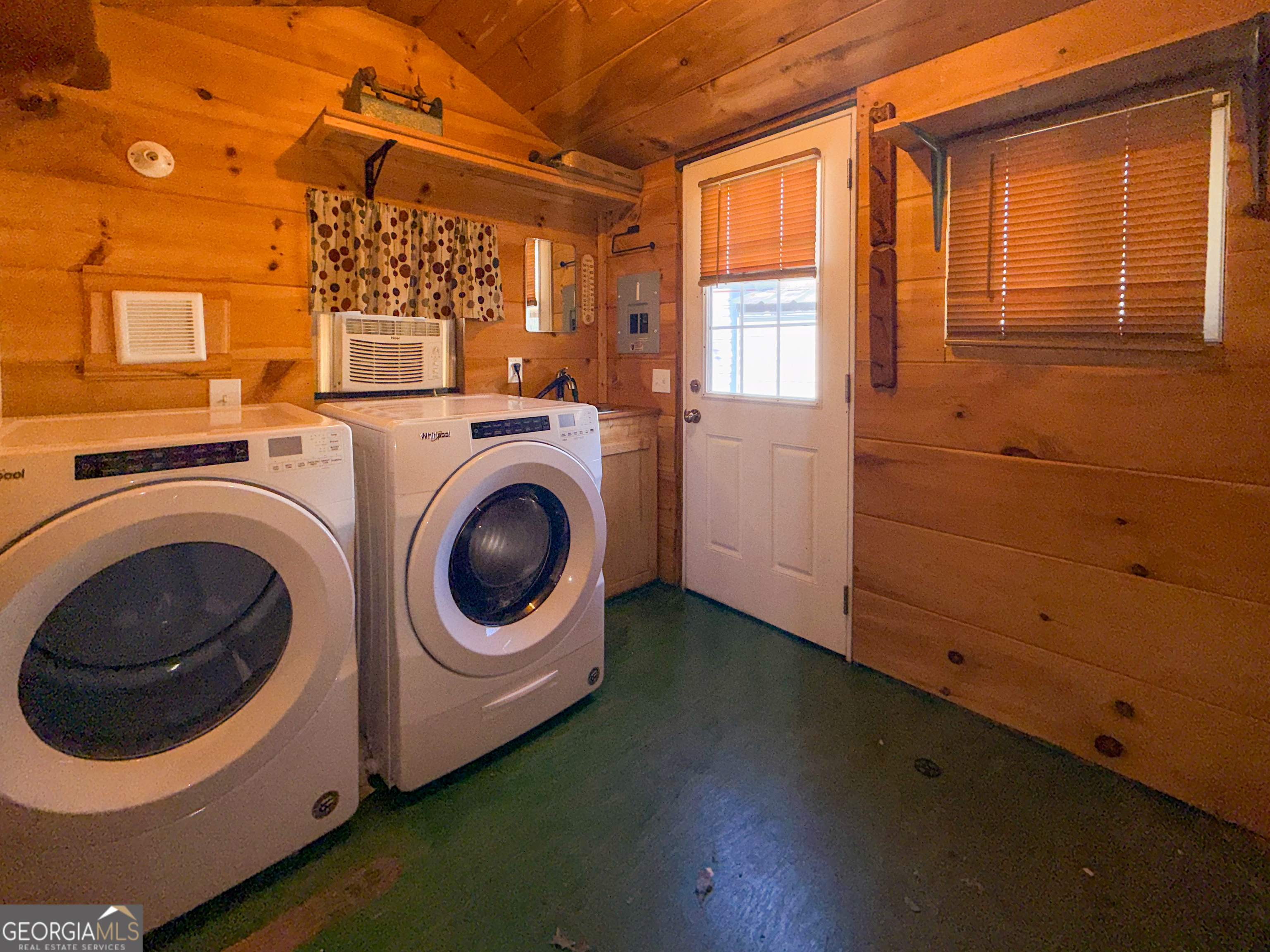 331 Holiday Loop Cleveland GA 30528