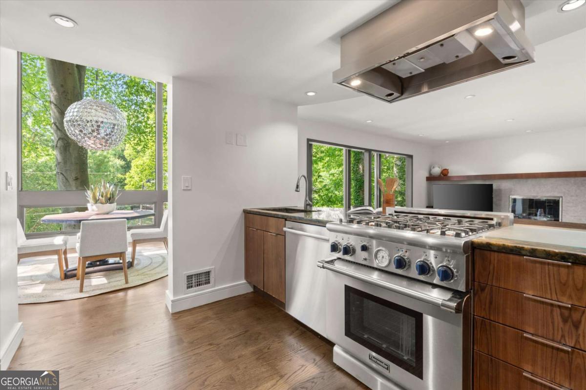 365 Brentwood Terrace NE Atlanta GA 30305